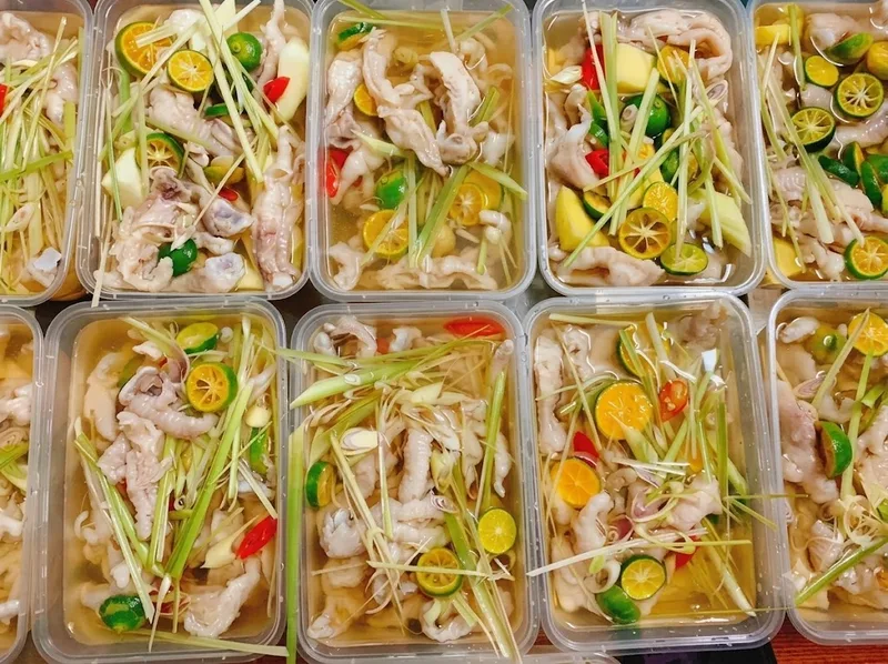 Thành phẩm được bảo quản trong hộp kín để giữ độ ngon lâu hơn
