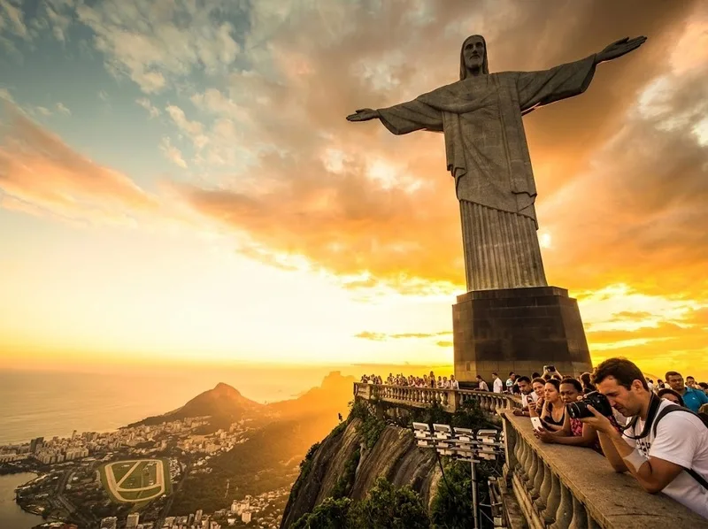 Tượng Chúa cứu thế Brazil trở thành biểu tượng toàn cầu nhờ vị trí đặc biệt, kiến trúc ấn tượng và giá trị văn hóa.